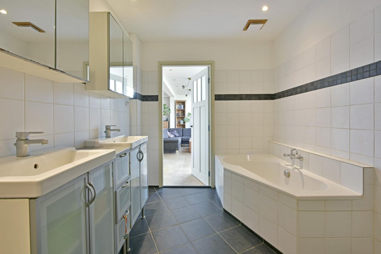 Te koop: Foto Woonhuis aan de Kerkvaartsweg 4 in Aarlanderveen