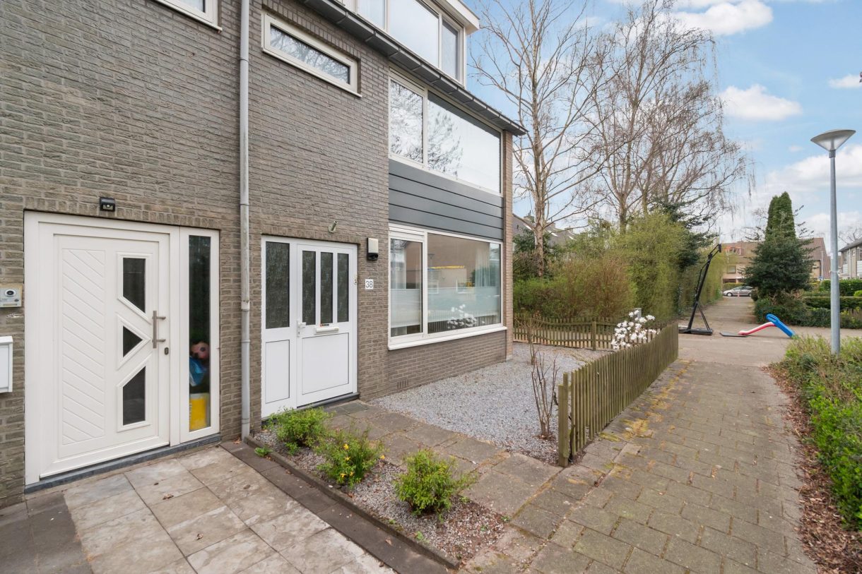 Te koop: Foto Woonhuis aan de Schermerhorn-lanen 38 in Woerden