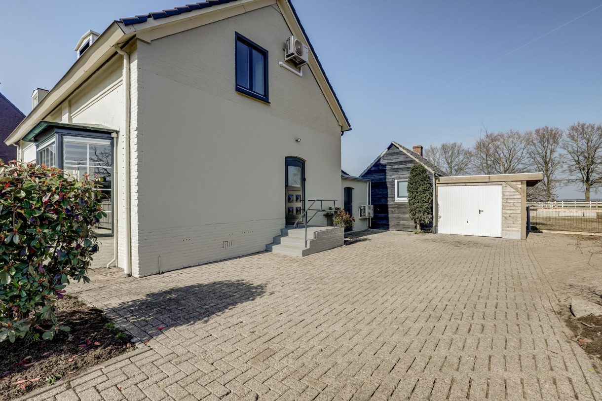 Te koop: Foto Woonhuis aan de Provincialeweg 155A in Oosteind