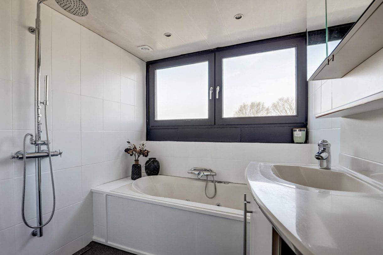 Te koop: Foto Woonhuis aan de Provincialeweg 155A in Oosteind