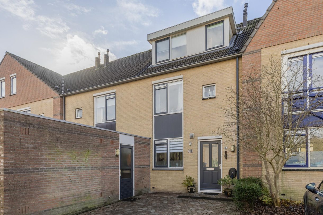 Te koop: Foto Woonhuis aan de Narcis 45 in Breukelen