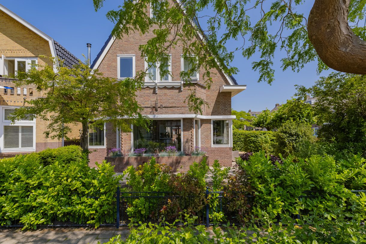 Te koop: Foto Woonhuis aan de van Speykstraat 1 in Lisse