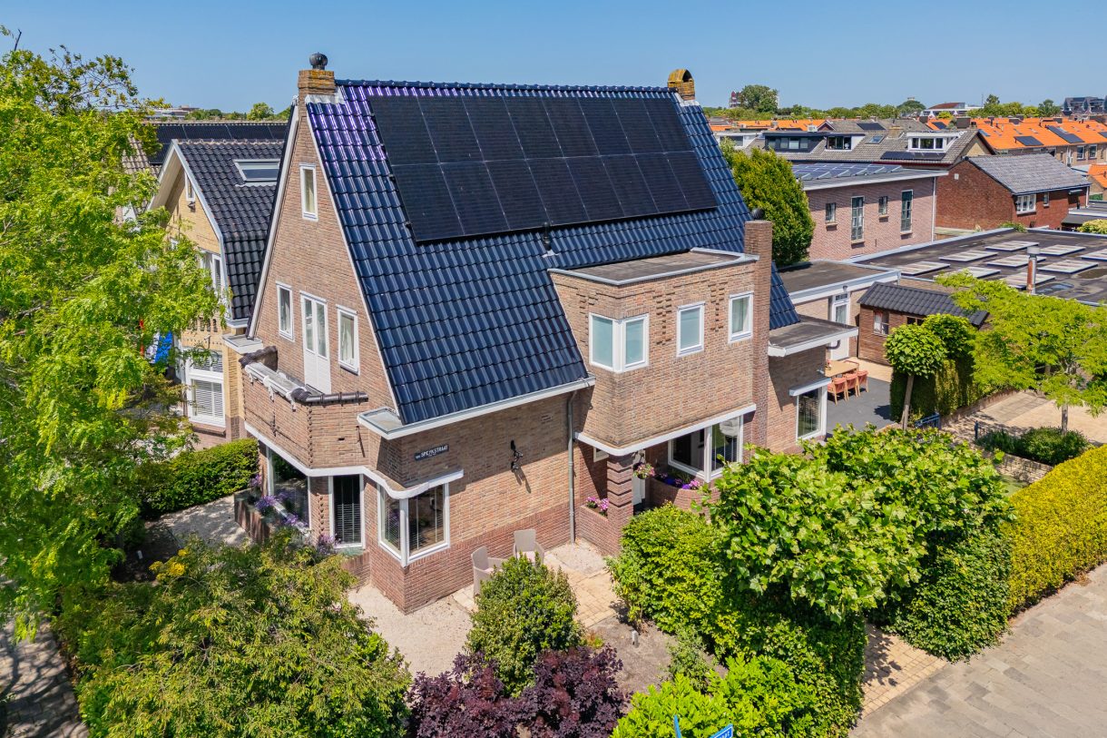 Te koop: Foto Woonhuis aan de van Speykstraat 1 in Lisse