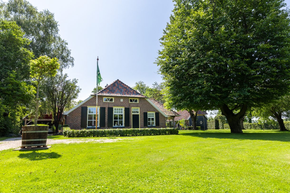 Te koop: Foto Woonhuis aan de Apenhorsterweg 2 in De Heurne