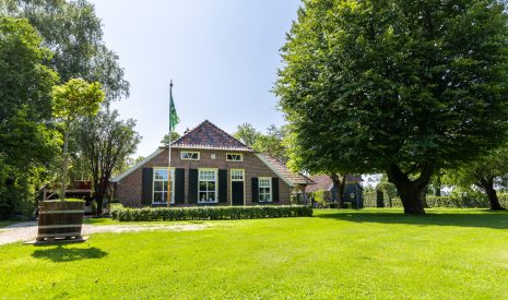 Te koop: Foto Woonhuis aan de Apenhorsterweg 2 in De Heurne