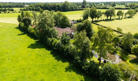 Te koop: Foto Woonhuis aan de Apenhorsterweg 2 in De Heurne