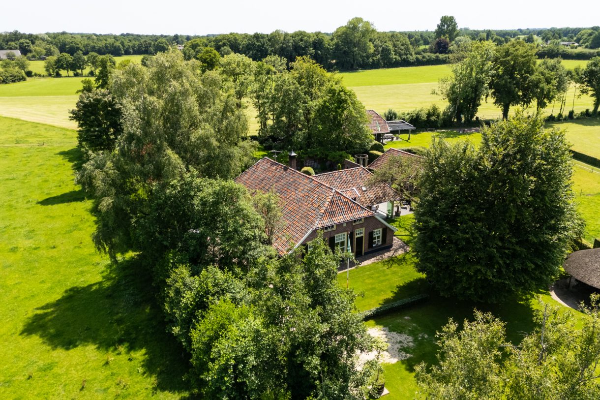 Te koop: Foto Woonhuis aan de Apenhorsterweg 2 in De Heurne