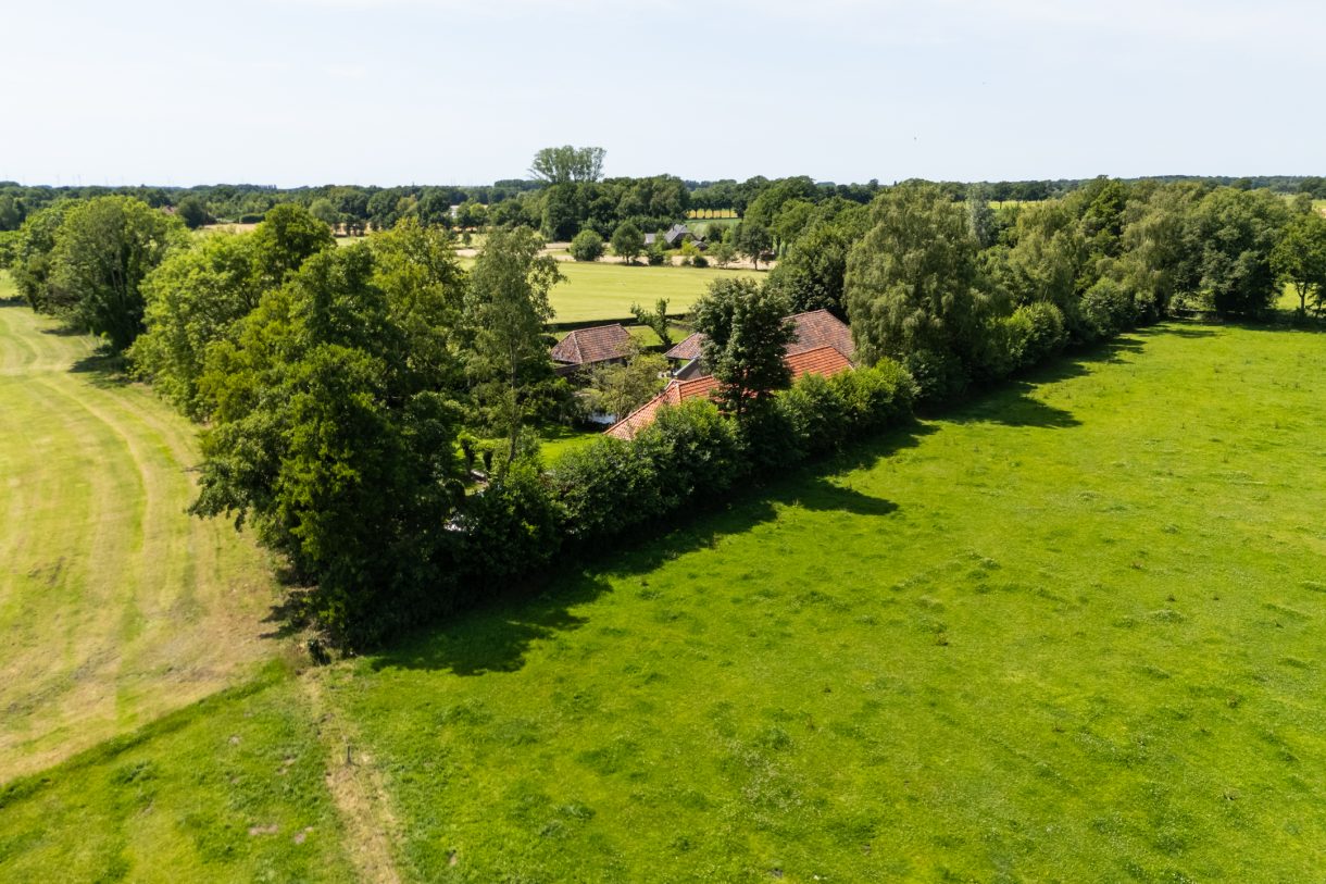Te koop: Foto Woonhuis aan de Apenhorsterweg 2 in De Heurne