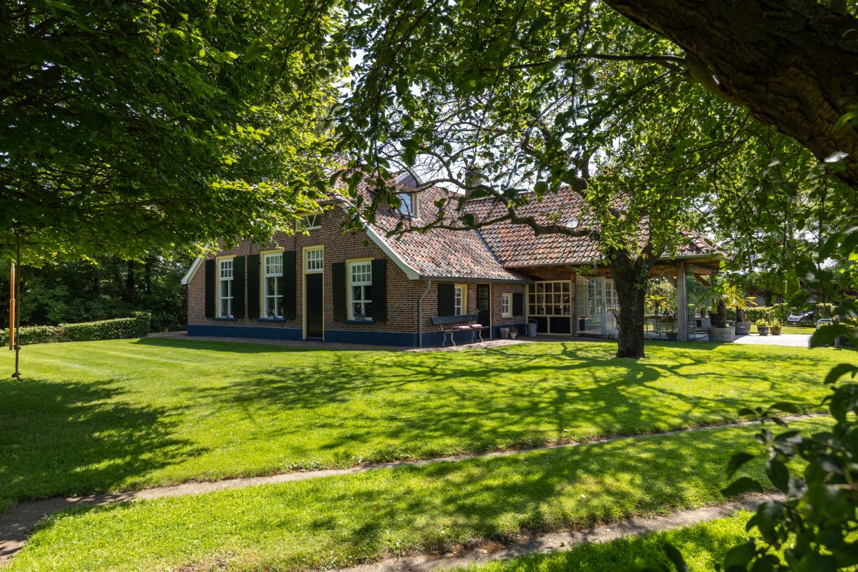 Te koop: Foto Woonhuis aan de Apenhorsterweg 2 in De Heurne