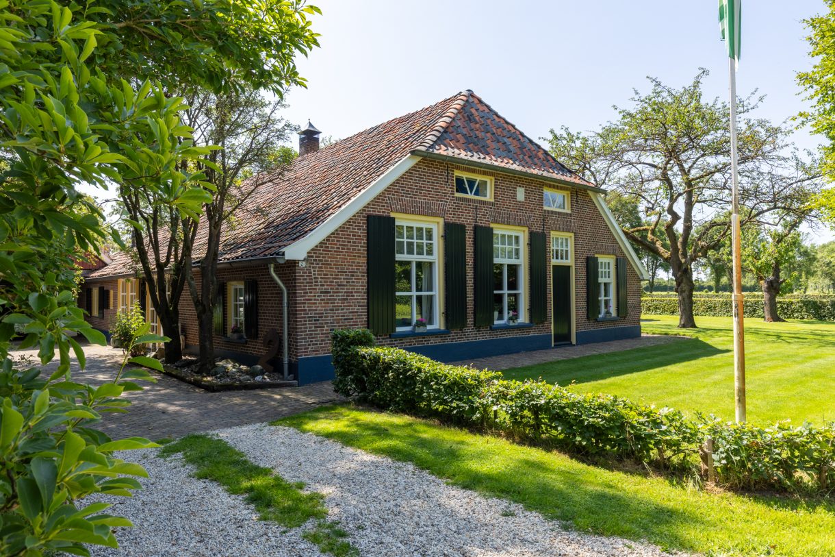 Te koop: Foto Woonhuis aan de Apenhorsterweg 2 in De Heurne