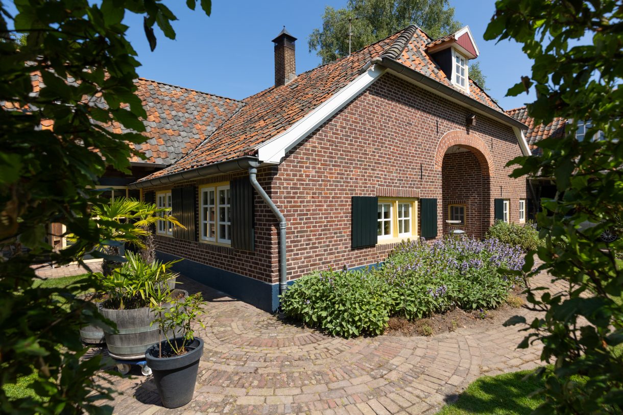 Te koop: Foto Woonhuis aan de Apenhorsterweg 2 in De Heurne