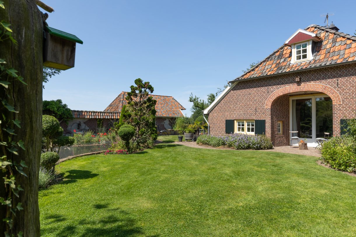 Te koop: Foto Woonhuis aan de Apenhorsterweg 2 in De Heurne