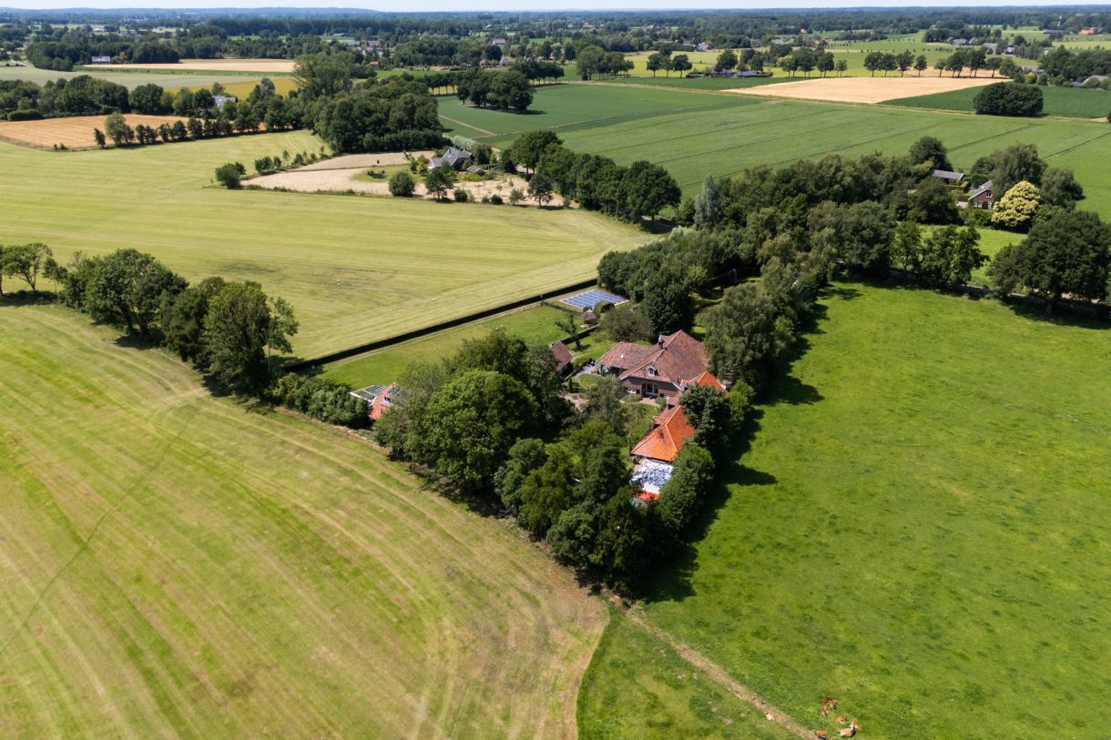 Te koop: Foto Woonhuis aan de Apenhorsterweg 2 in De Heurne