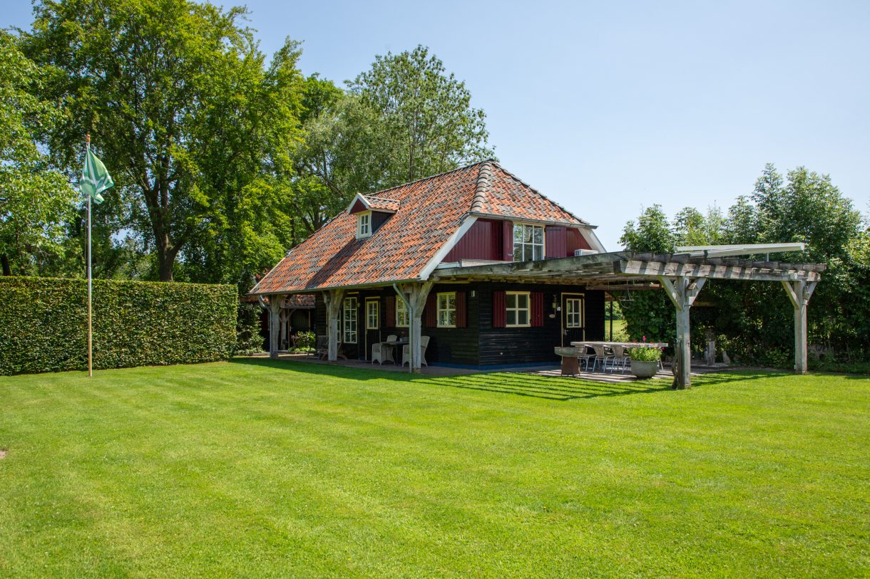 Te koop: Foto Woonhuis aan de Apenhorsterweg 2 in De Heurne