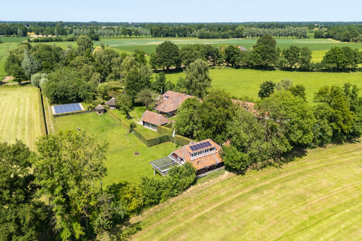 Te koop: Foto Woonhuis aan de Apenhorsterweg 2 in De Heurne