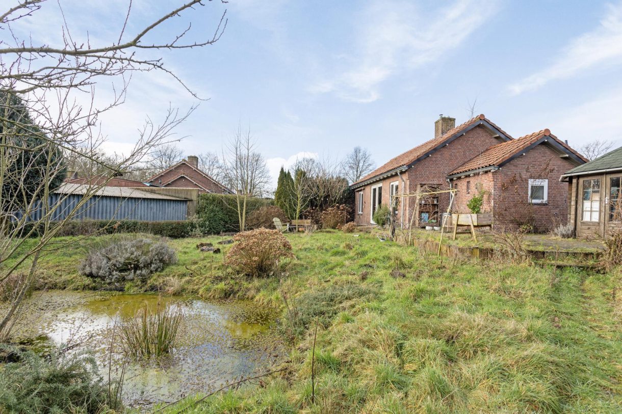 Te koop: Foto Woonhuis aan de Pastoor van Houtstraat 12 in Odiliapeel