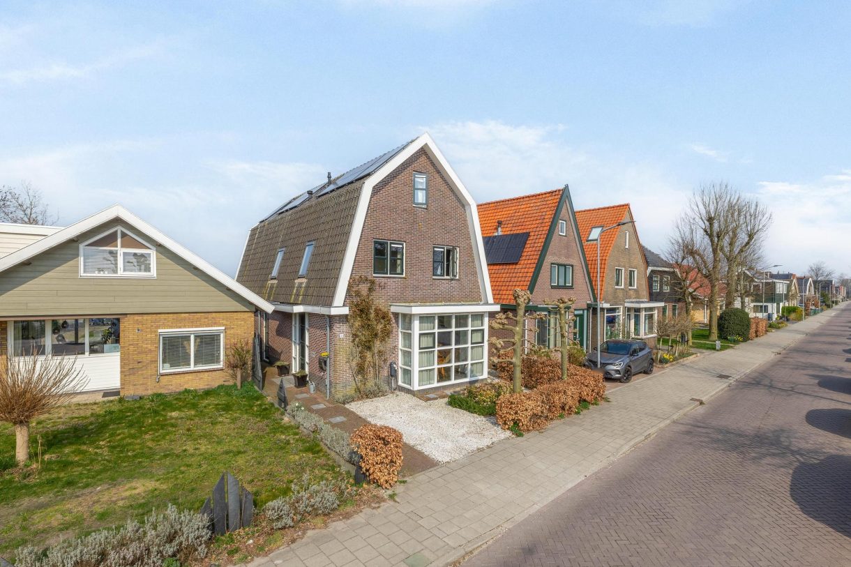 Te koop: Foto Woonhuis aan de Oosteinde 33 in Wormer