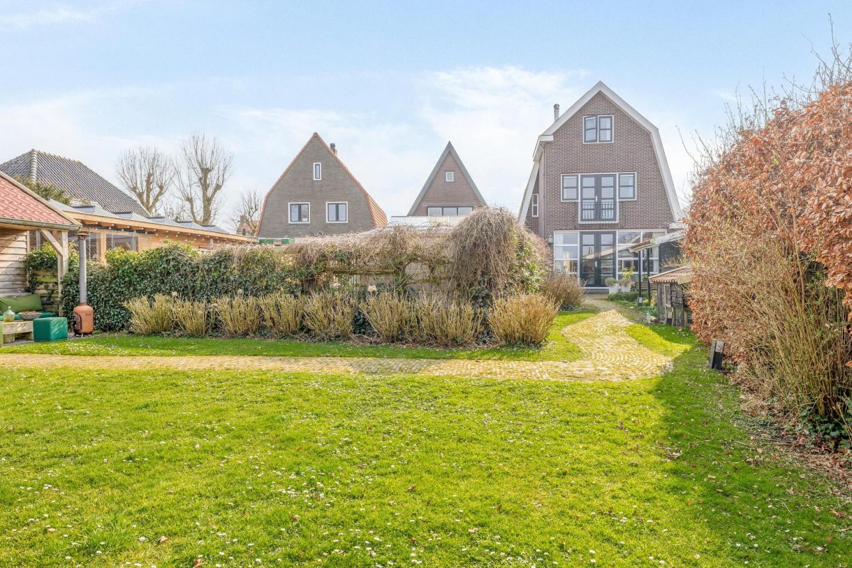Te koop: Foto Woonhuis aan de Oosteinde 33 in Wormer