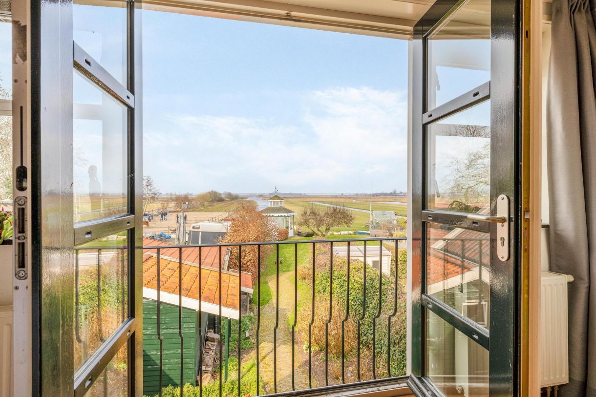 Te koop: Foto Woonhuis aan de Oosteinde 33 in Wormer