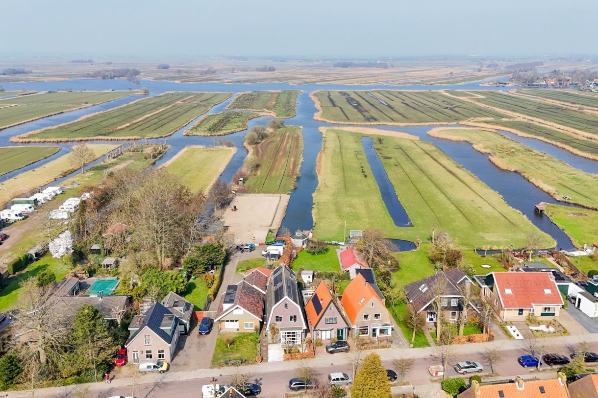 Te koop: Foto Woonhuis aan de Oosteinde 33 in Wormer