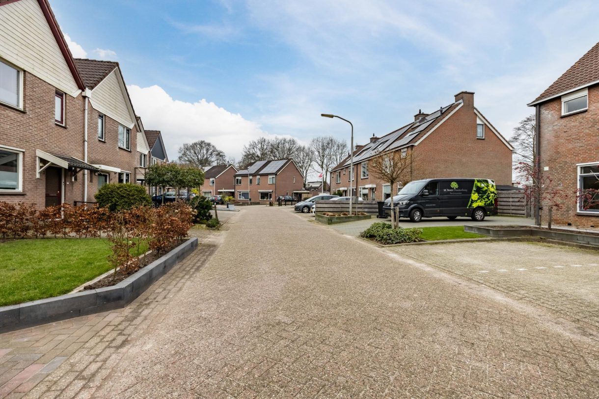 Te koop: Foto Woonhuis aan de Speenkruid 1 in Beilen