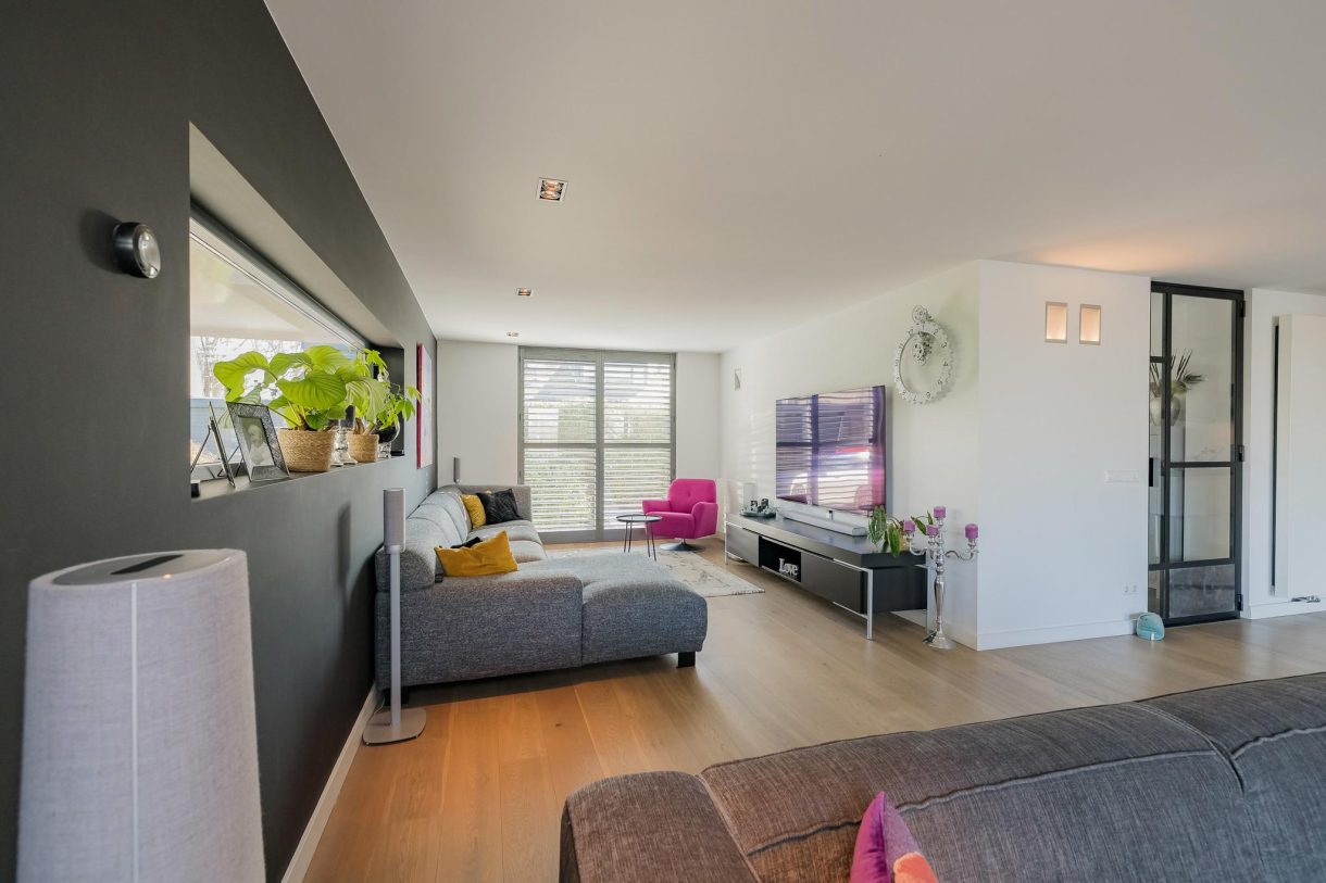 Te koop: Foto Woonhuis aan de Meerewijck 25 in Leimuiden