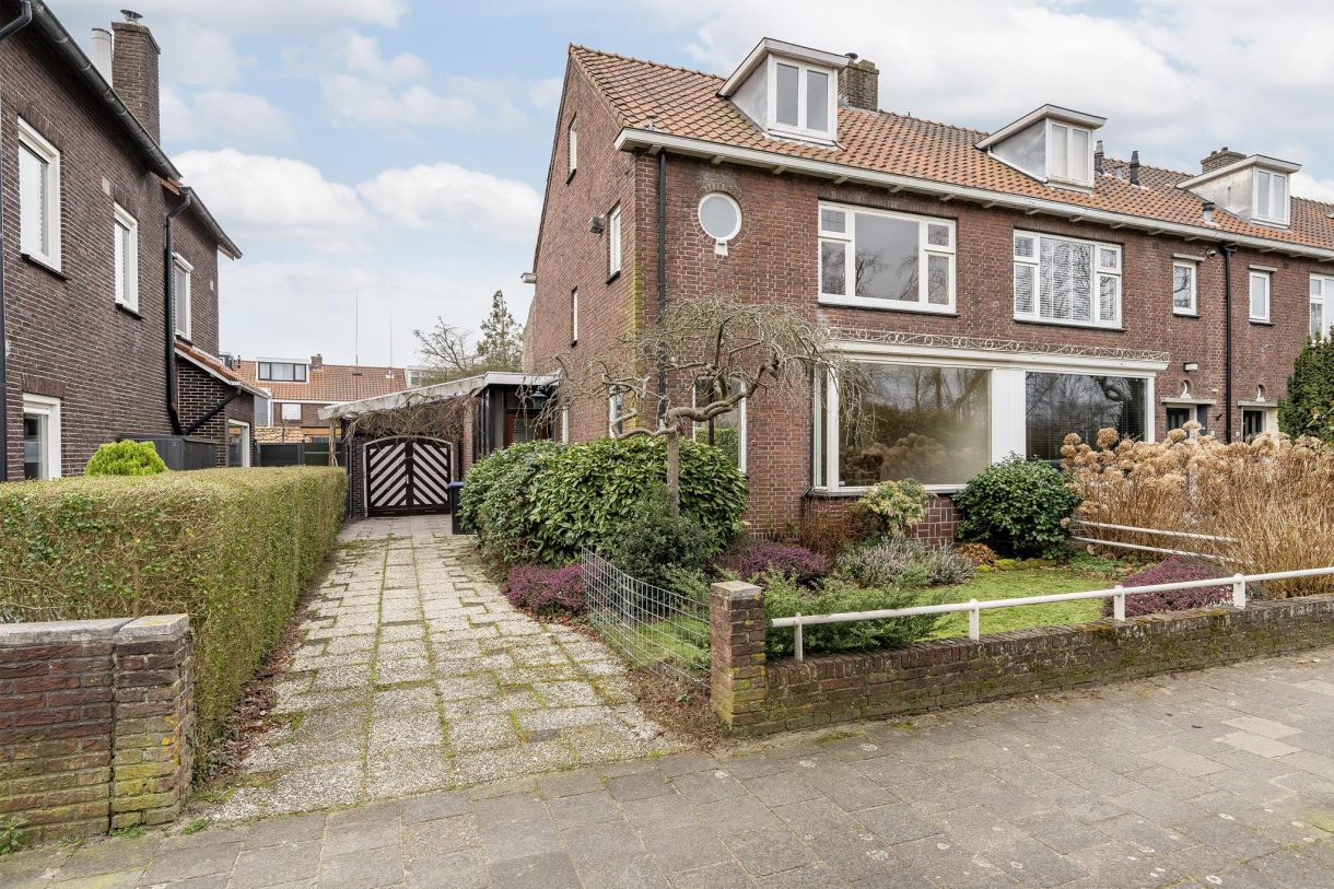 Te koop: Foto Woonhuis aan de Burgemeester Luijerinksingel 15 in Vlaardingen