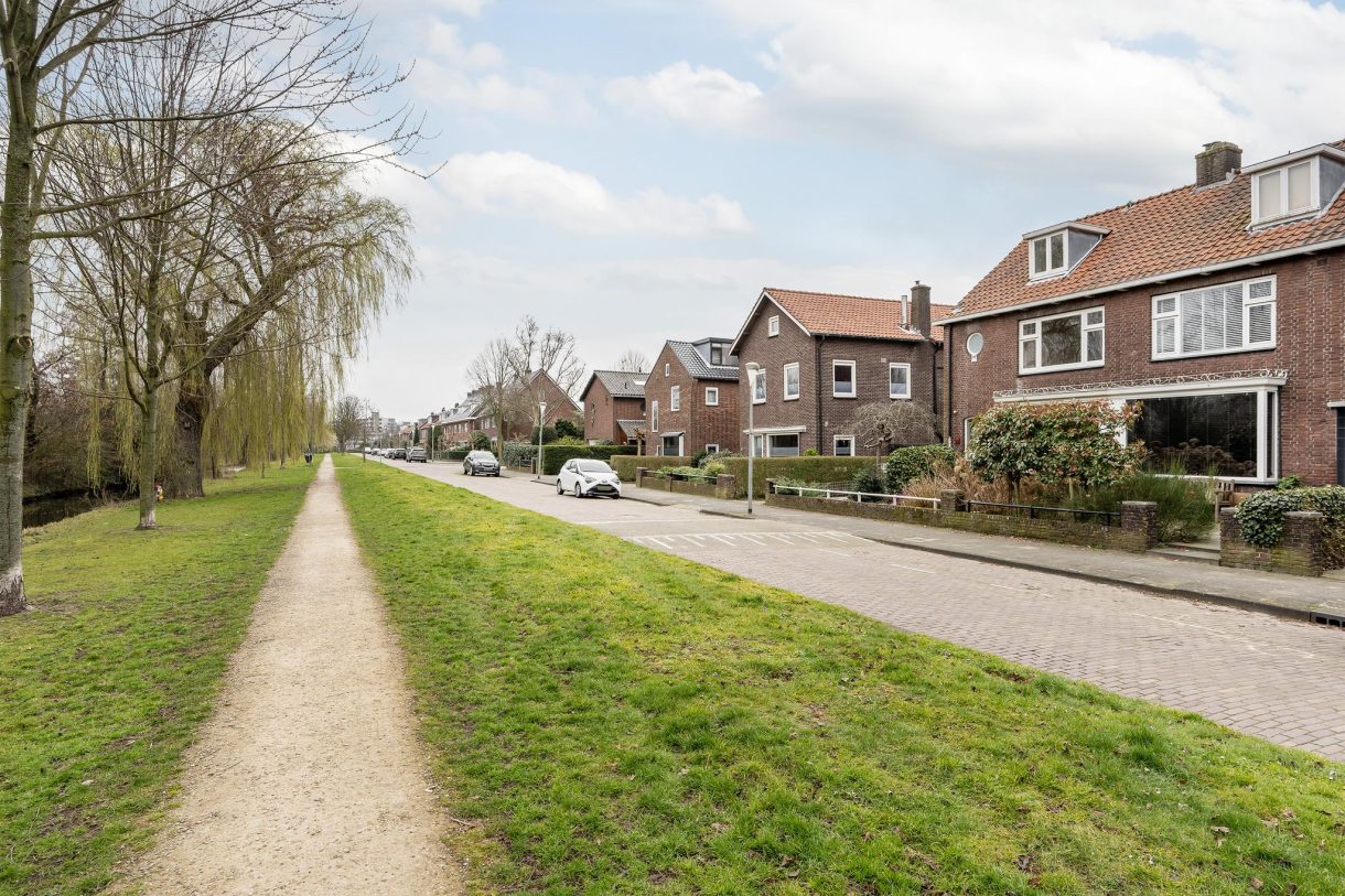 Te koop: Foto Woonhuis aan de Burgemeester Luijerinksingel 15 in Vlaardingen