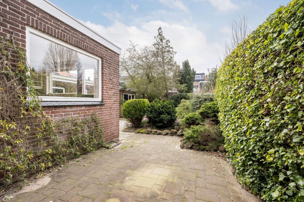 Te koop: Foto Woonhuis aan de Burgemeester Luijerinksingel 15 in Vlaardingen