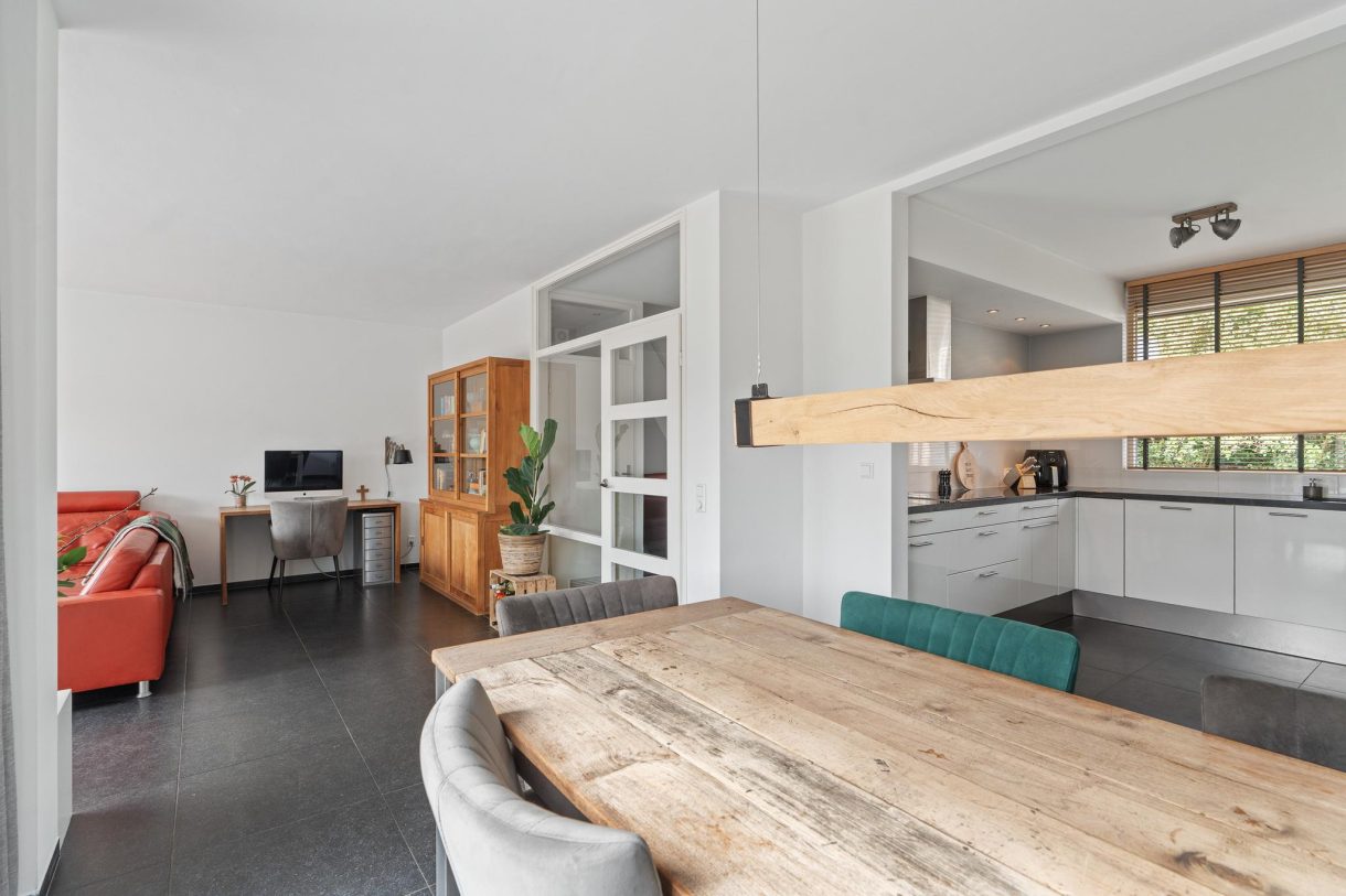 Te koop: Foto Woonhuis aan de Weezenhof 8040 in Nijmegen