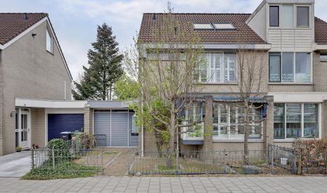 Te koop: Foto Woonhuis aan de Bovenveen 12 in Zaandam