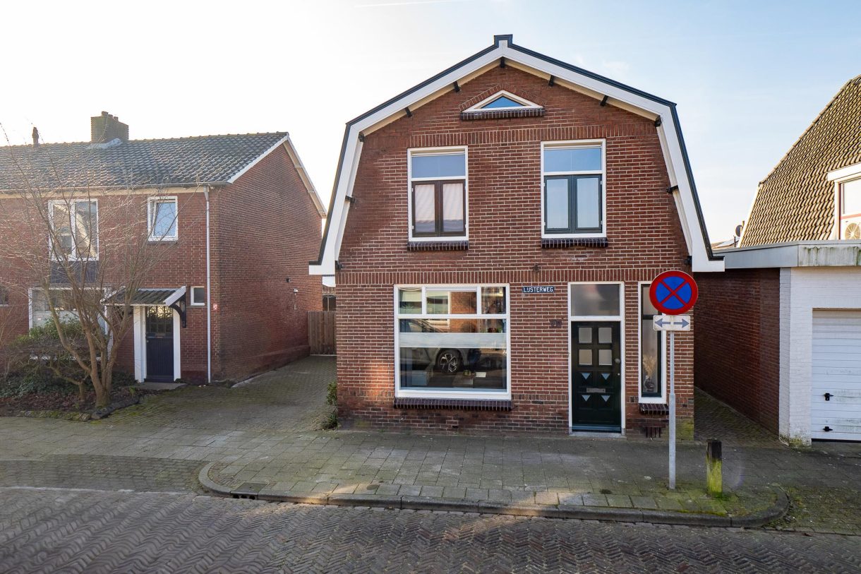 Te koop: Foto Woonhuis aan de Lijsterweg 70 in Hengelo