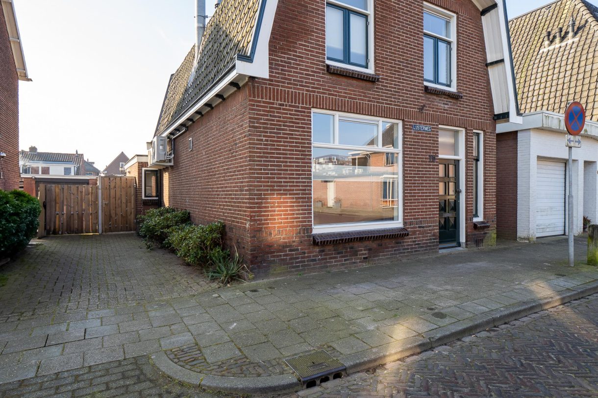 Te koop: Foto Woonhuis aan de Lijsterweg 70 in Hengelo