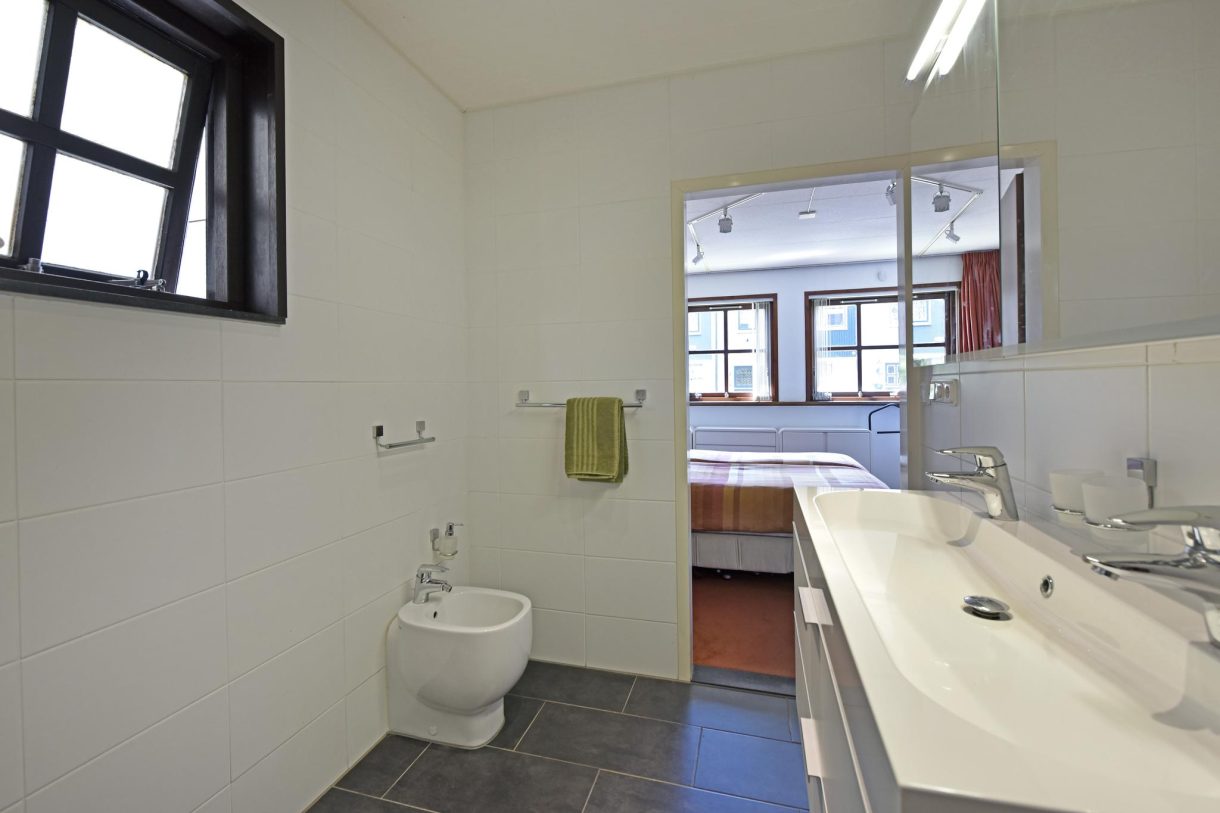 Te koop: Foto Woonhuis aan de Van der Leeplein 4 in Aarlanderveen