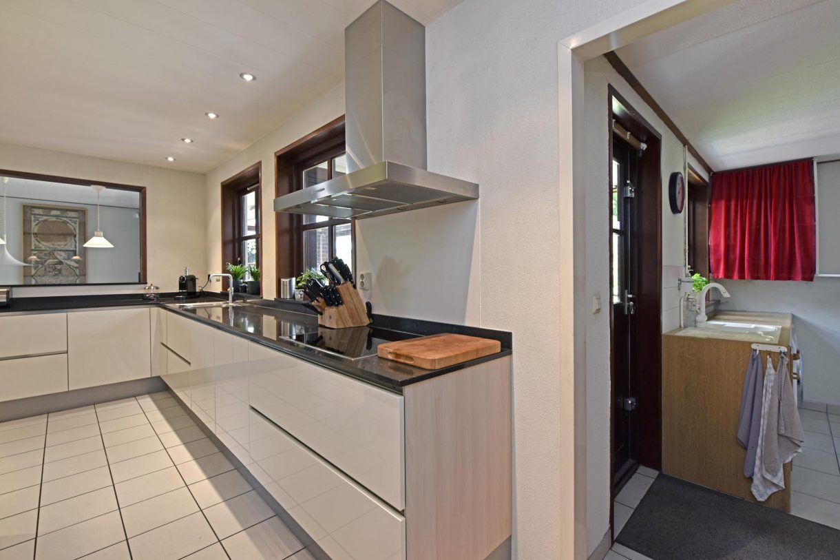 Te koop: Foto Woonhuis aan de Van der Leeplein 4 in Aarlanderveen