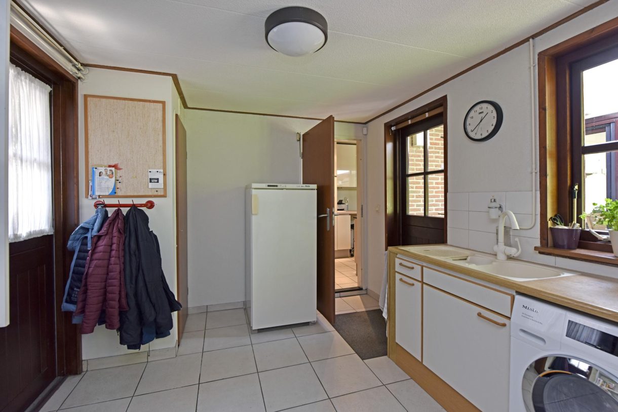 Te koop: Foto Woonhuis aan de Van der Leeplein 4 in Aarlanderveen