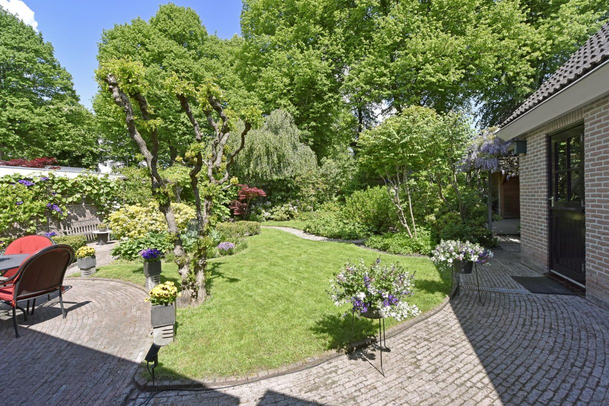 Te koop: Foto Woonhuis aan de Van der Leeplein 4 in Aarlanderveen