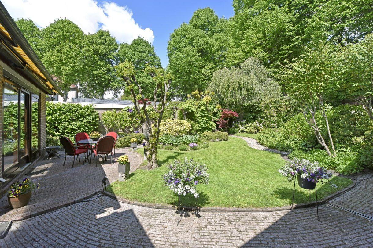 Te koop: Foto Woonhuis aan de Van der Leeplein 4 in Aarlanderveen