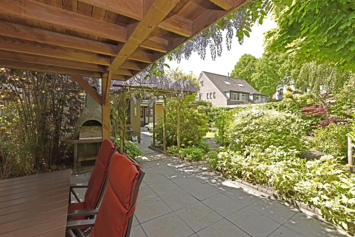 Te koop: Foto Woonhuis aan de Van der Leeplein 4 in Aarlanderveen