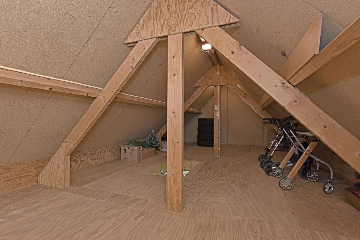 Te koop: Foto Woonhuis aan de Van der Leeplein 4 in Aarlanderveen