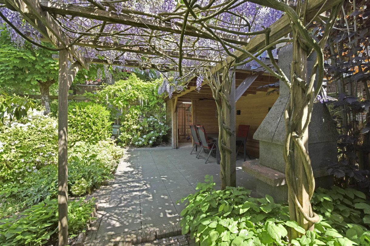 Te koop: Foto Woonhuis aan de Van der Leeplein 4 in Aarlanderveen