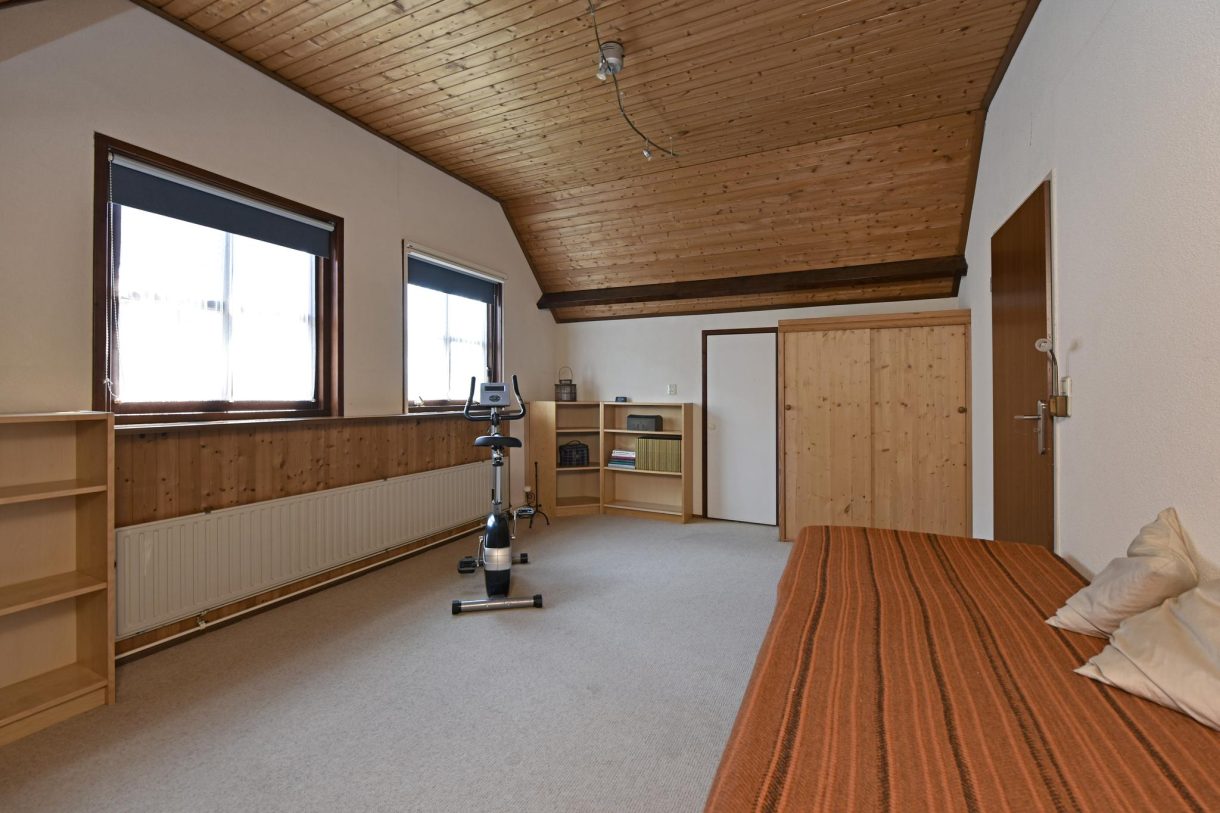 Te koop: Foto Woonhuis aan de Van der Leeplein 4 in Aarlanderveen