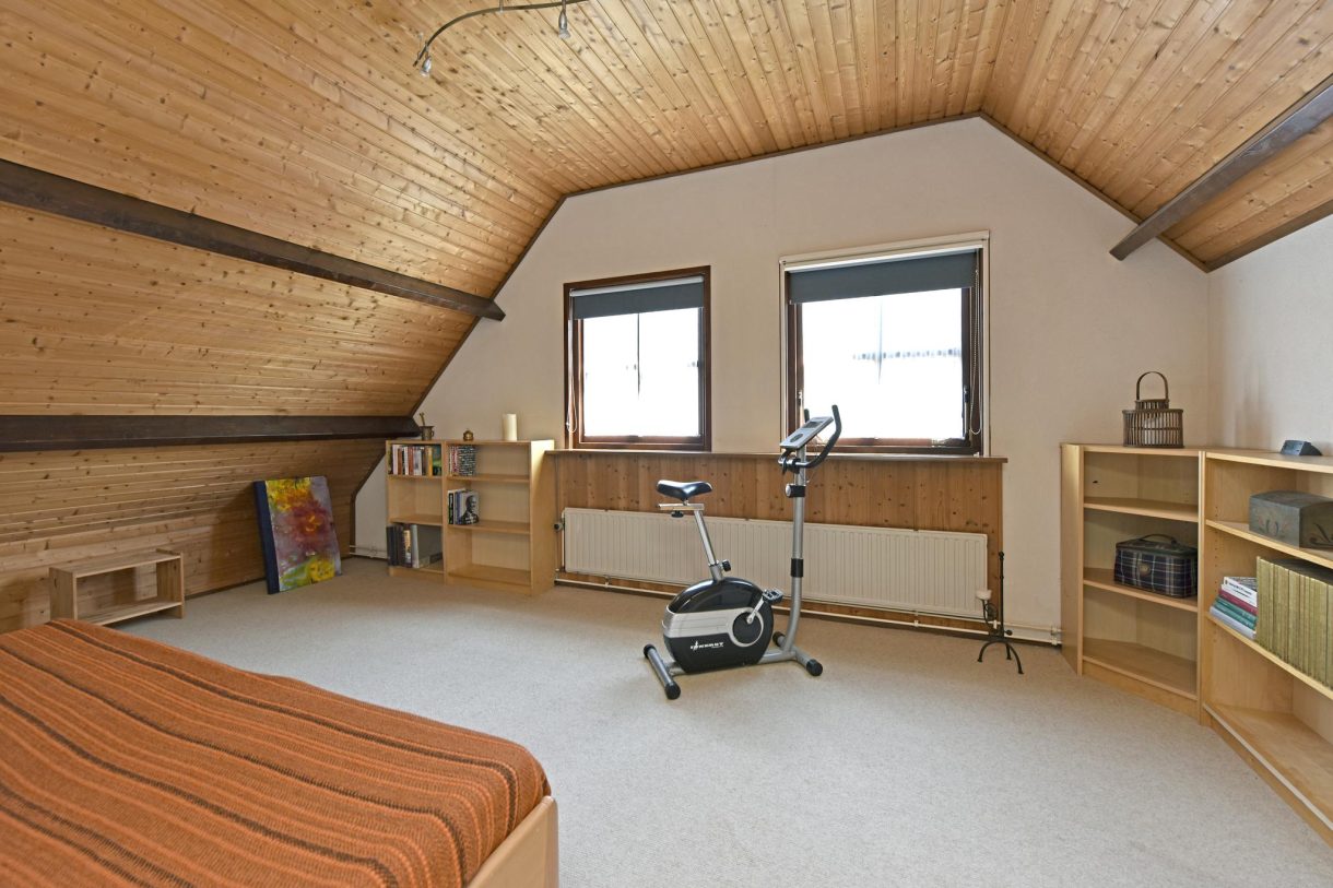 Te koop: Foto Woonhuis aan de Van der Leeplein 4 in Aarlanderveen