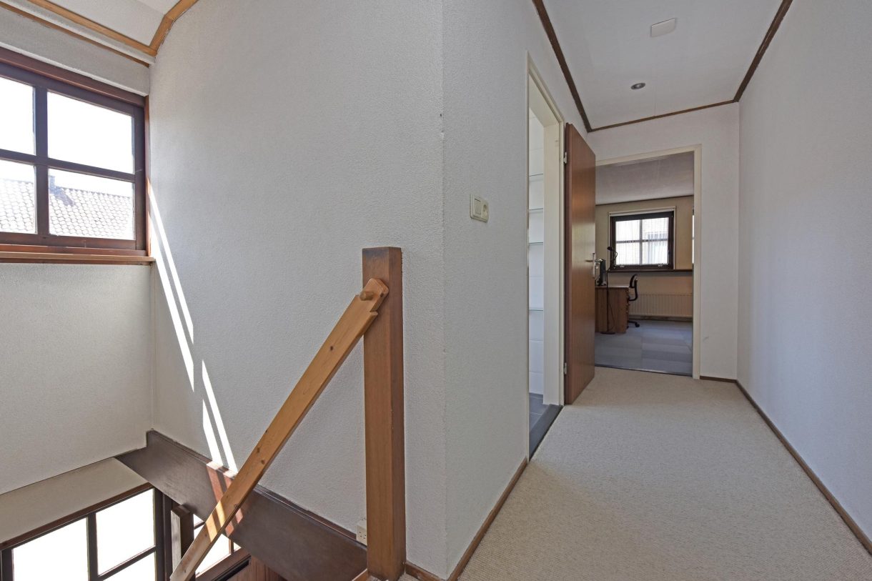 Te koop: Foto Woonhuis aan de Van der Leeplein 4 in Aarlanderveen