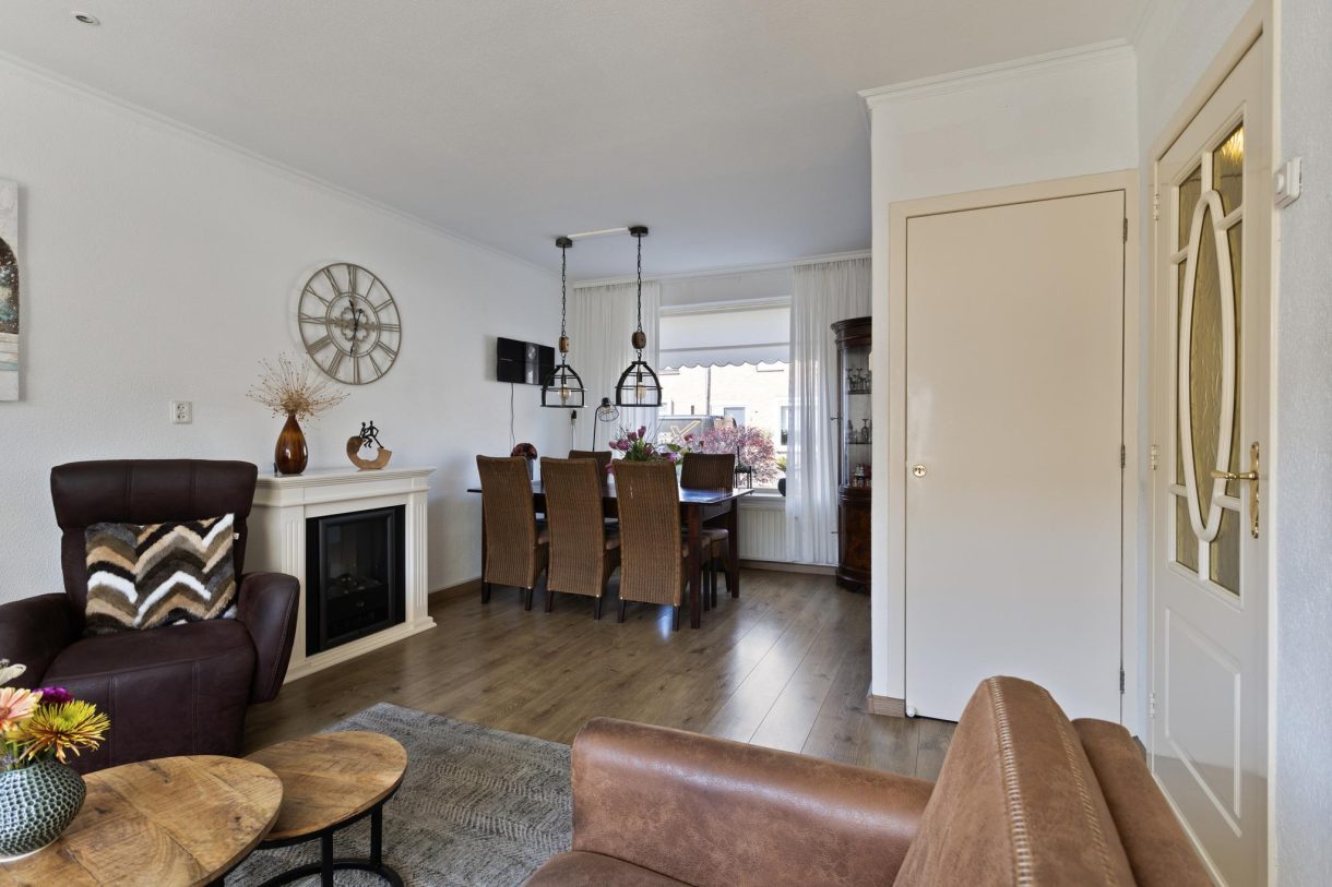 Te koop: Foto Woonhuis aan de Van Kinsbergenstraat 16 in Alphen aan den Rijn