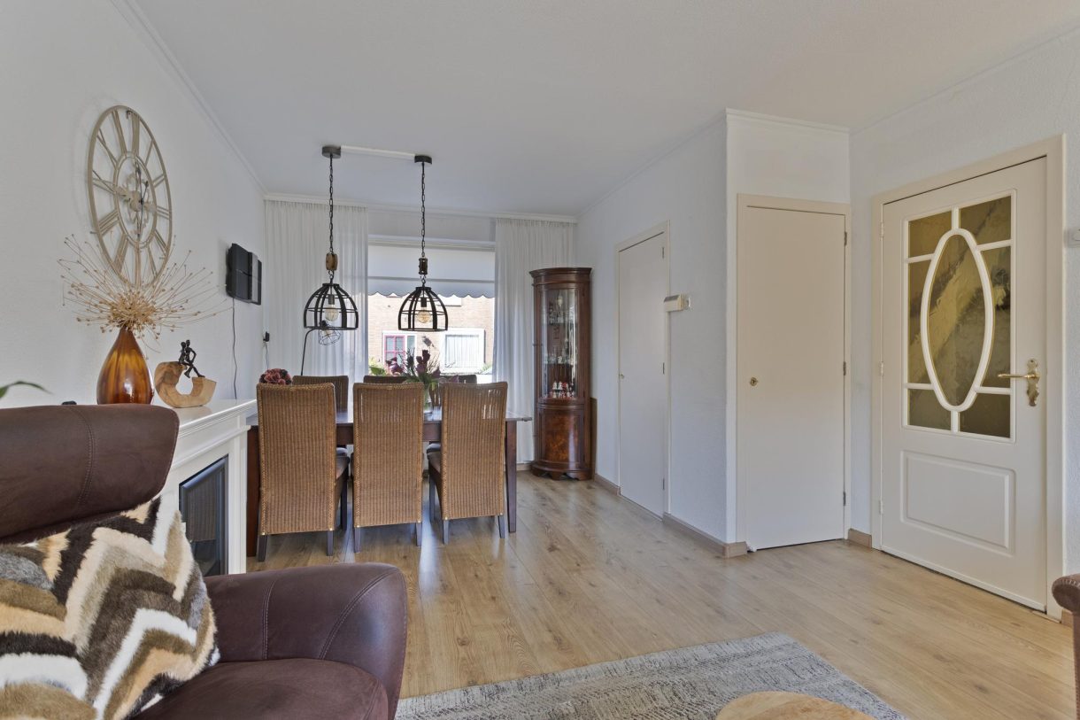 Te koop: Foto Woonhuis aan de Van Kinsbergenstraat 16 in Alphen aan den Rijn