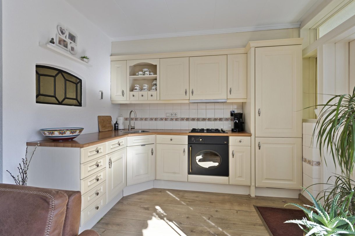 Te koop: Foto Woonhuis aan de Van Kinsbergenstraat 16 in Alphen aan den Rijn