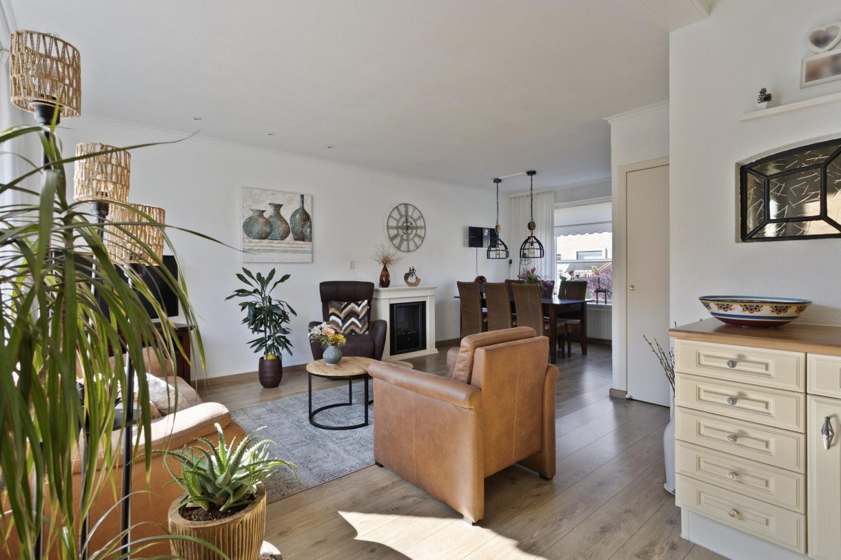 Te koop: Foto Woonhuis aan de Van Kinsbergenstraat 16 in Alphen aan den Rijn