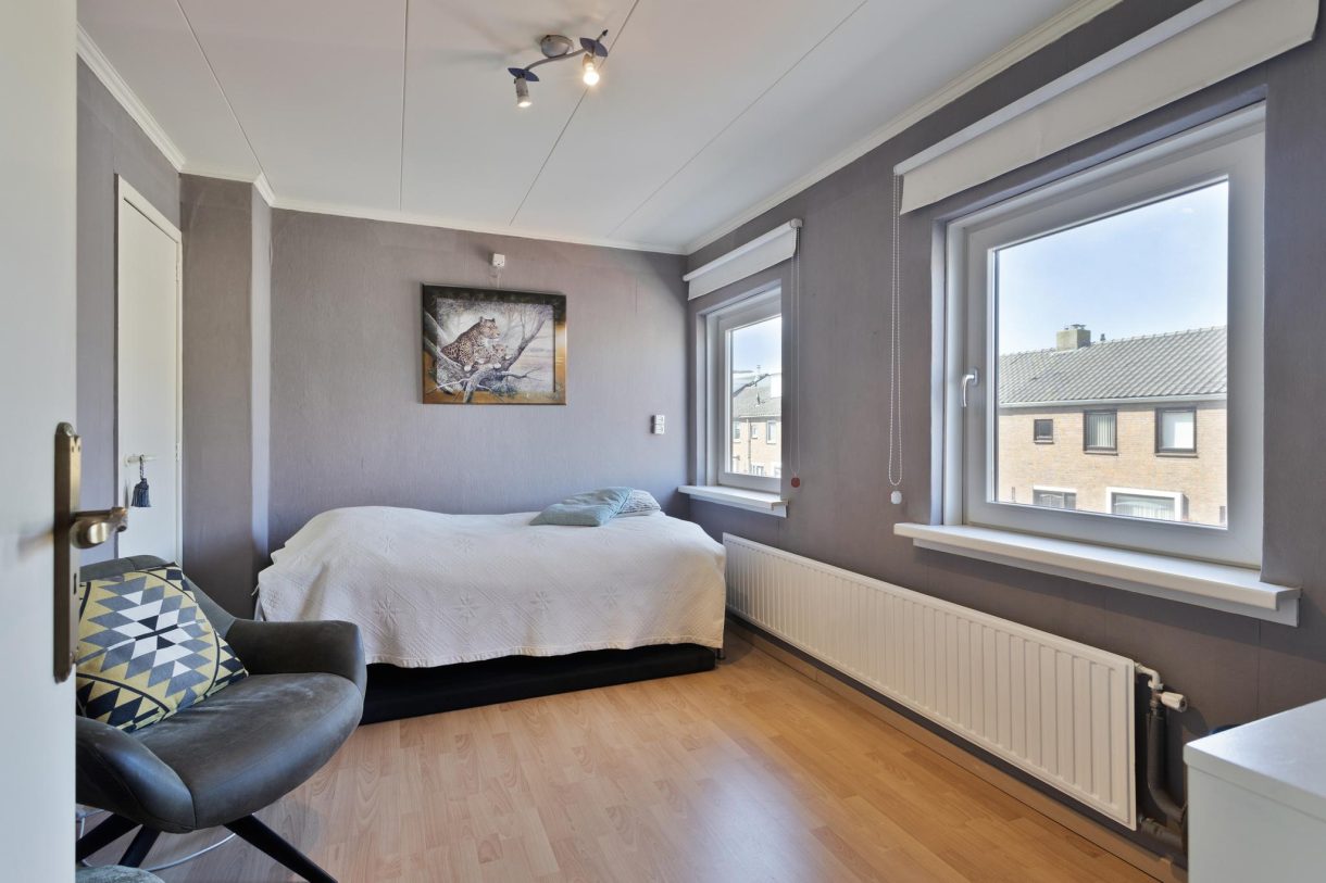 Te koop: Foto Woonhuis aan de Van Kinsbergenstraat 16 in Alphen aan den Rijn