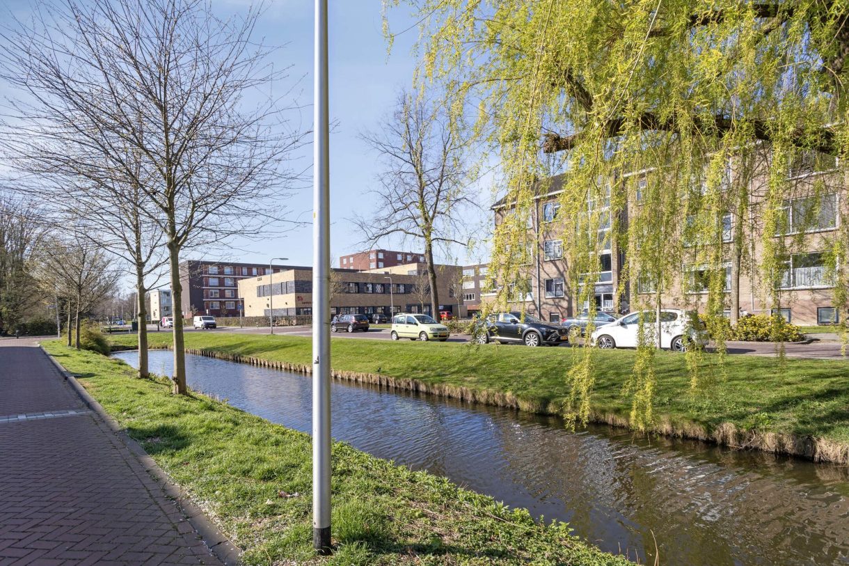 Te koop: Foto Woonhuis aan de Van Kinsbergenstraat 16 in Alphen aan den Rijn